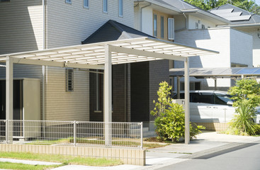 【完全ガイド】カーポート設置の基本と注意点を岡山県都窪郡の三協エクステリアが解説！|三協エクステリア
